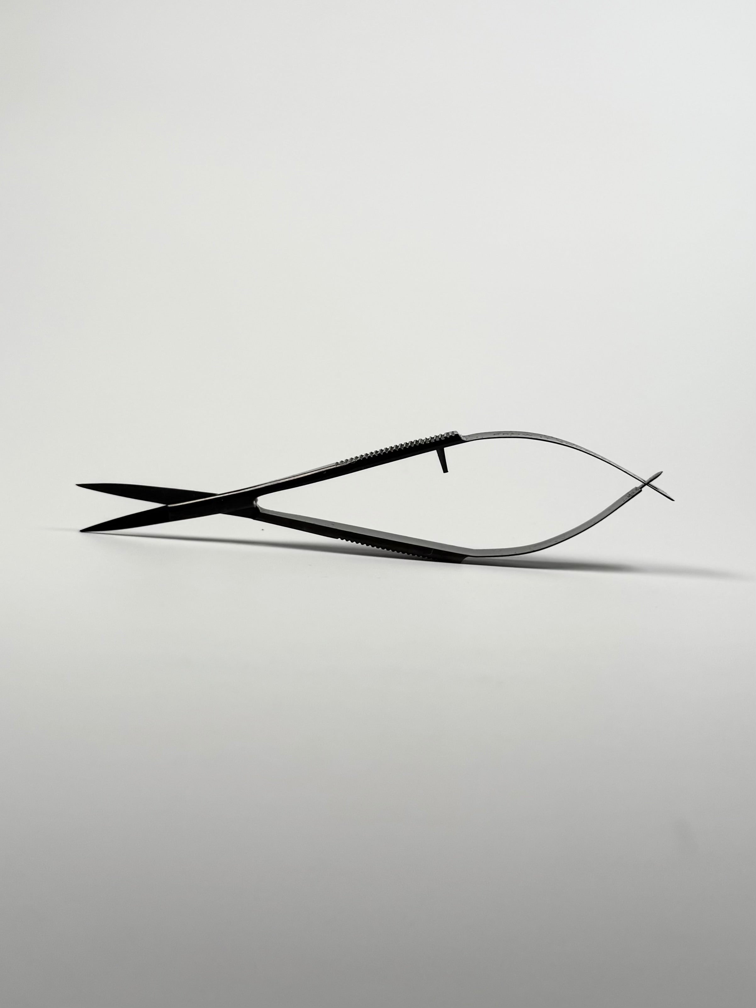 EYEBROW SCISSORS