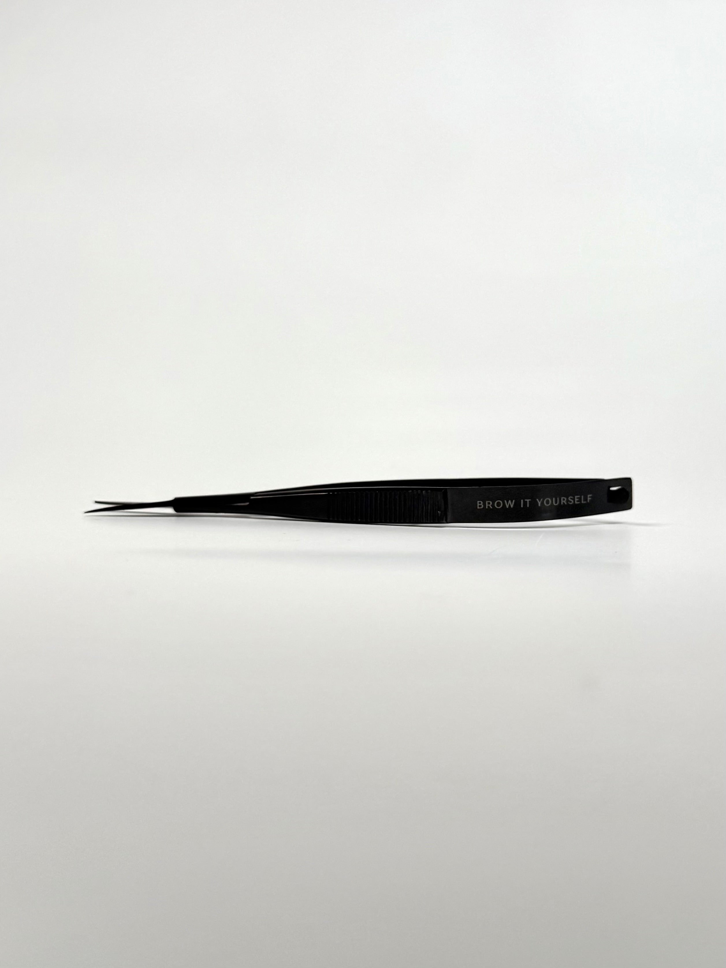 EYEBROW SCISSORS