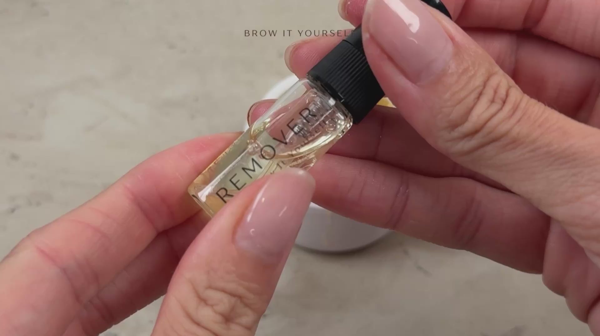 WAX CLEANING REMOVER (NOT FOR SKIN)