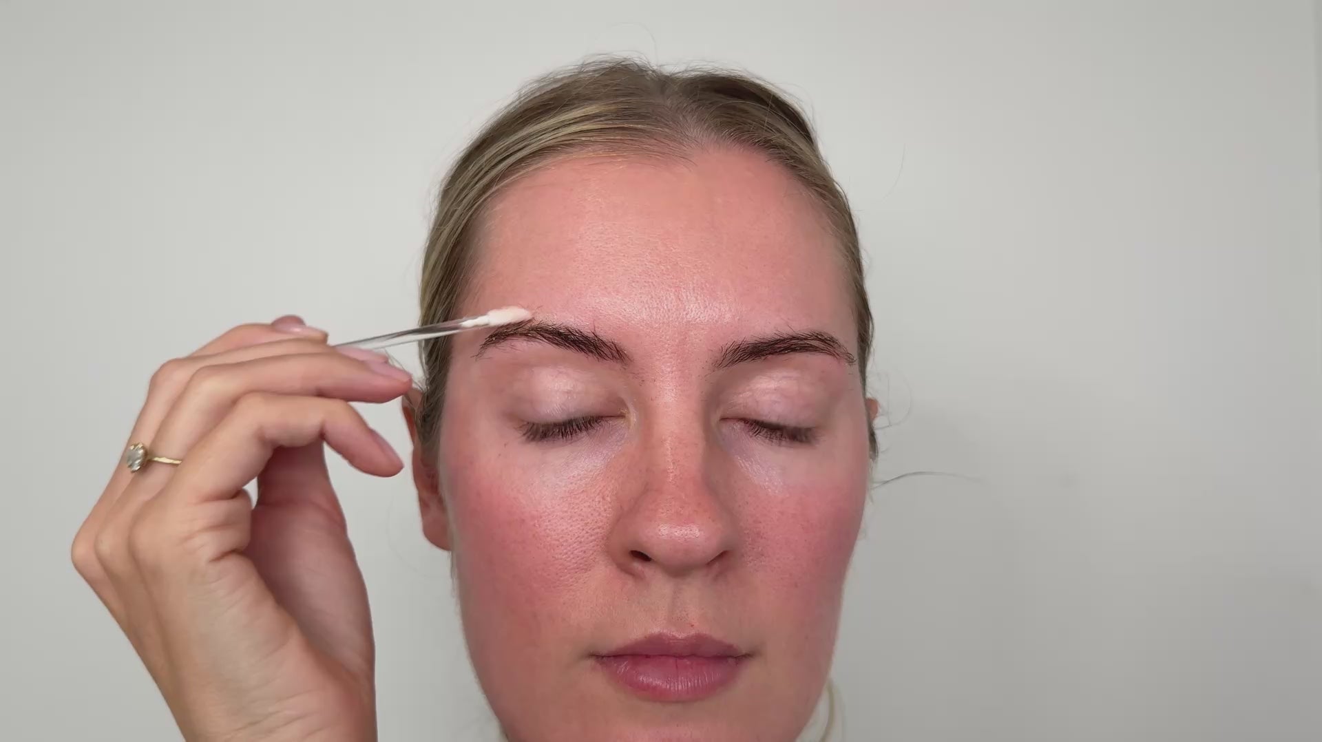 BROW SCRUB/EXFOLIATOR